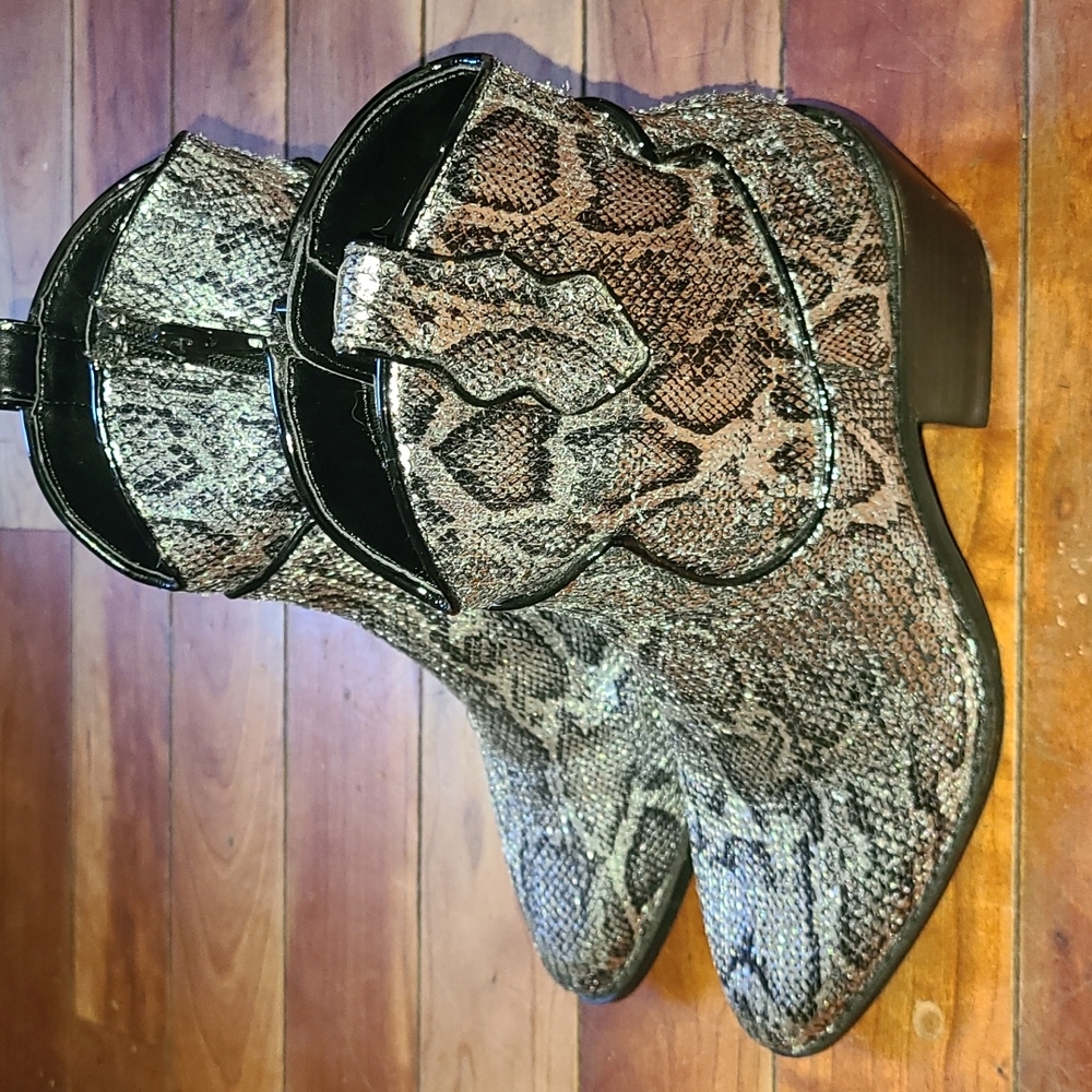 Sassy Betsey Johnson Boots